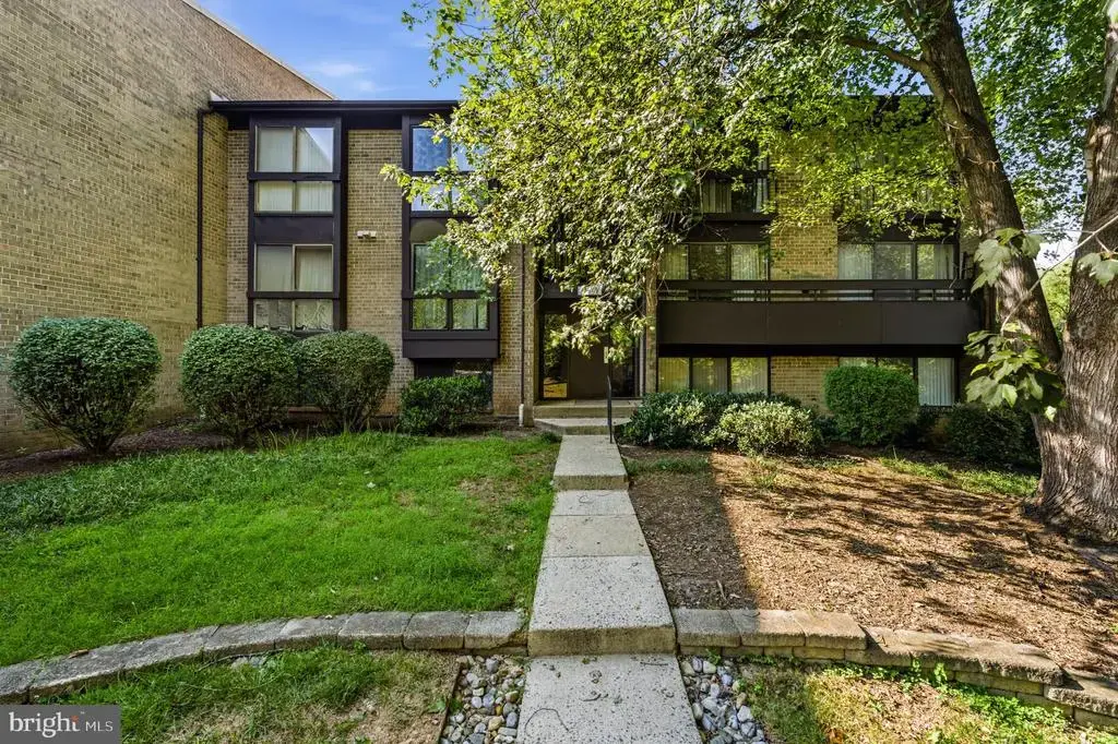 11561 Rolling Green Ct #13/201c, RESTON