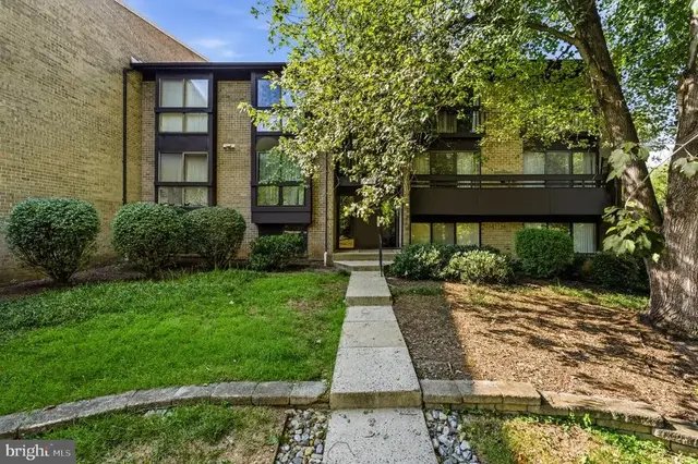 11561 Rolling Green Ct #13/201c, Reston