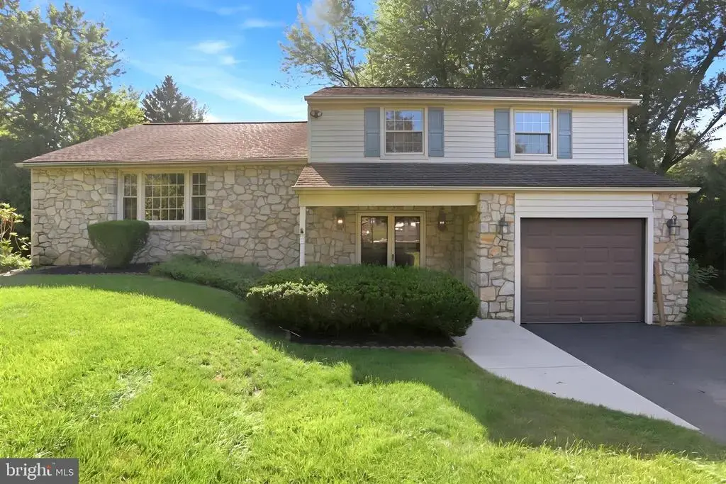 17 Sassafras Dr, SOUTHAMPTON