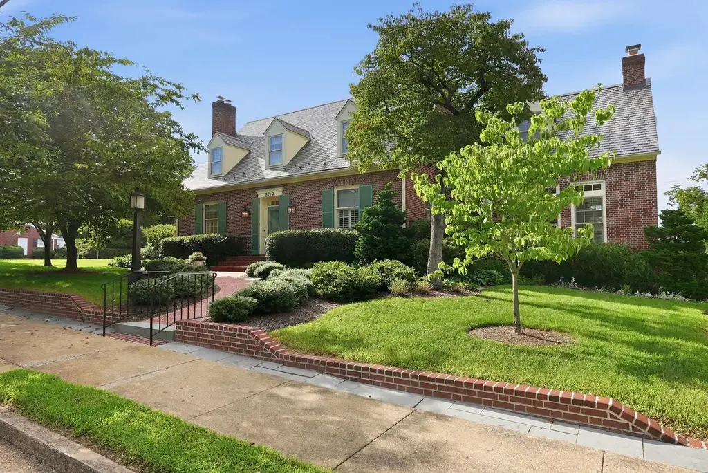 809 Cornell St, FREDERICKSBURG