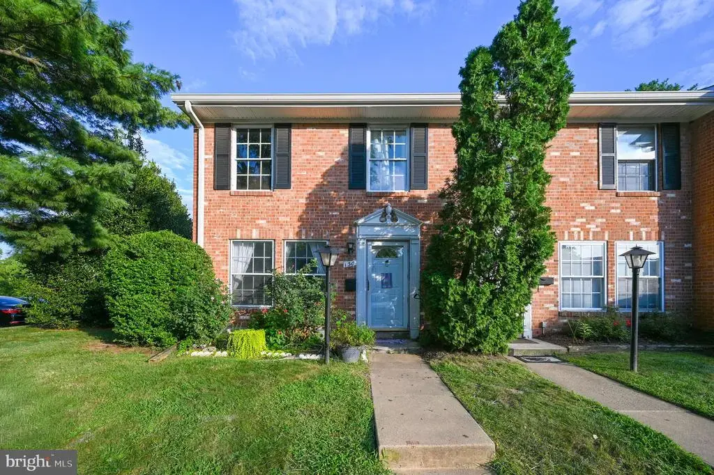 130 N Duke Dr, STERLING