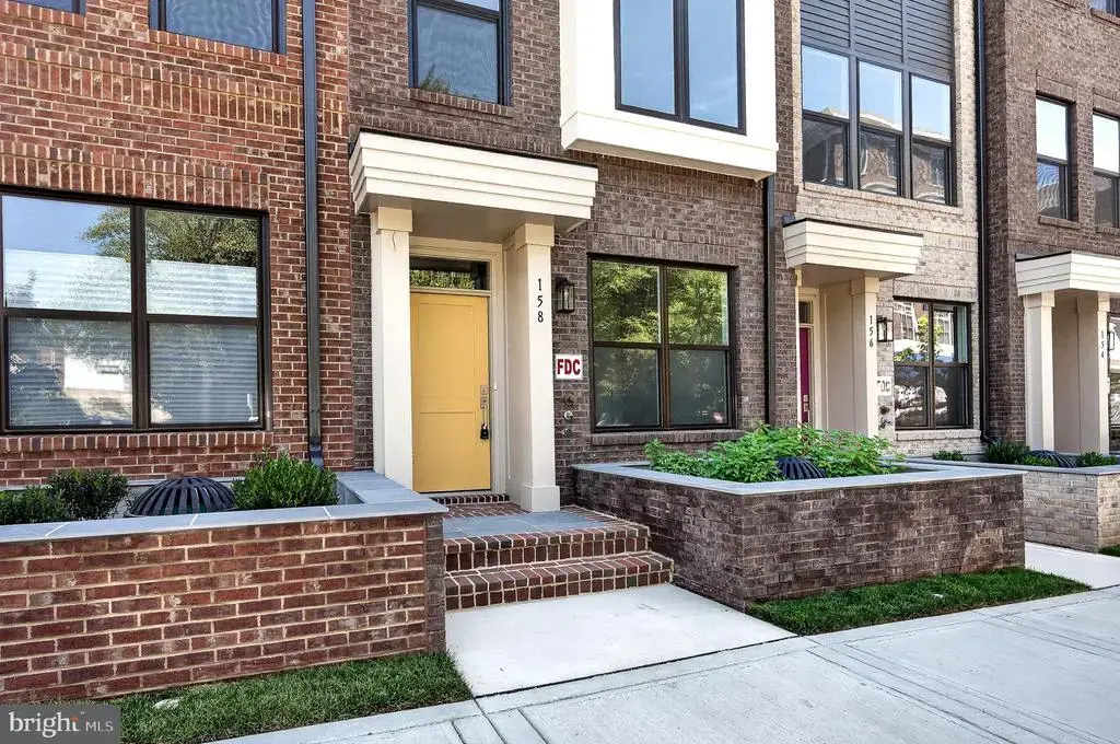 158 N Lee, FALLS CHURCH