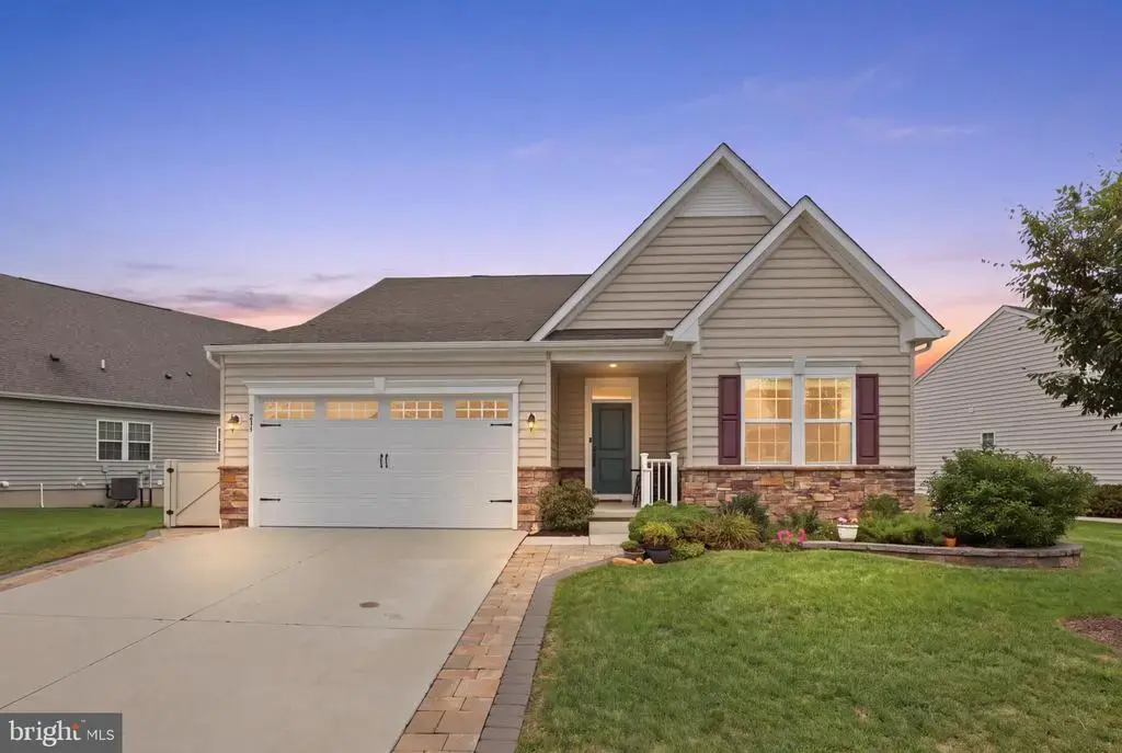 211 Anglesey Dr, MIDDLETOWN