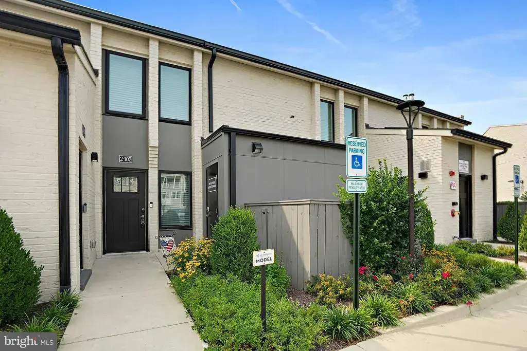 19510 Village Walk Dr #1-102, MONTGOMERY VILLAGE