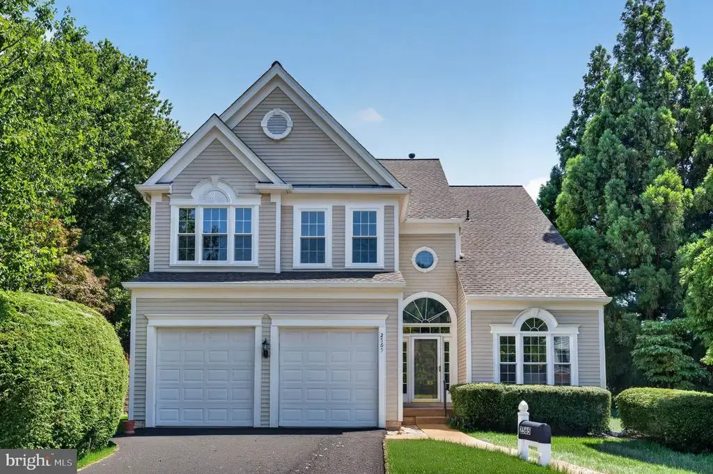 2565 Holly Manor Dr, FALLS CHURCH