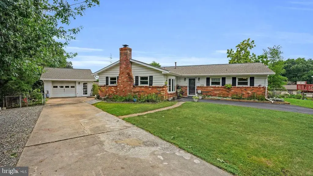 1115 S Dickenson Ave, STERLING