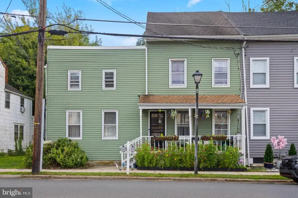 222 Washington St, FIELDSBORO