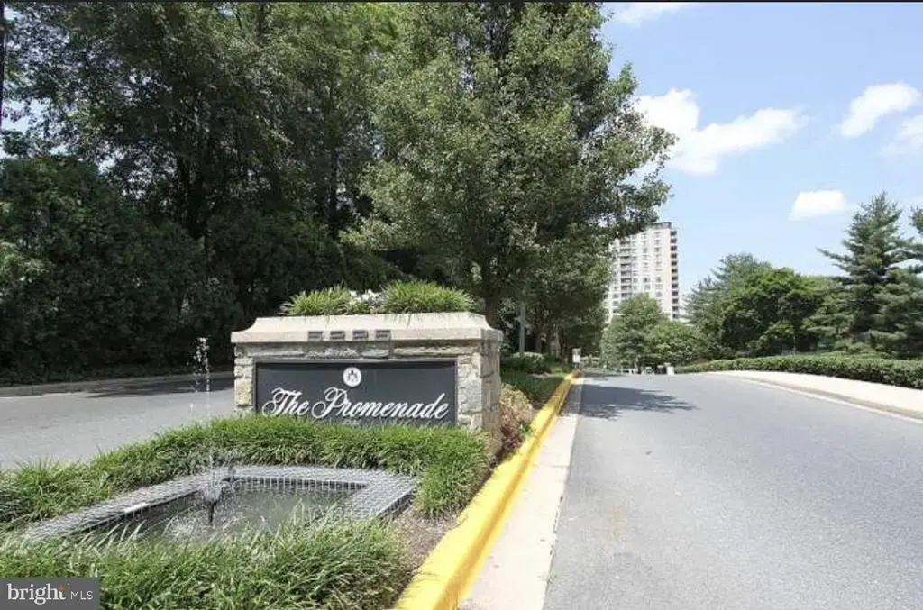 5225 Pooks Hill Rd #620/622s, BETHESDA
