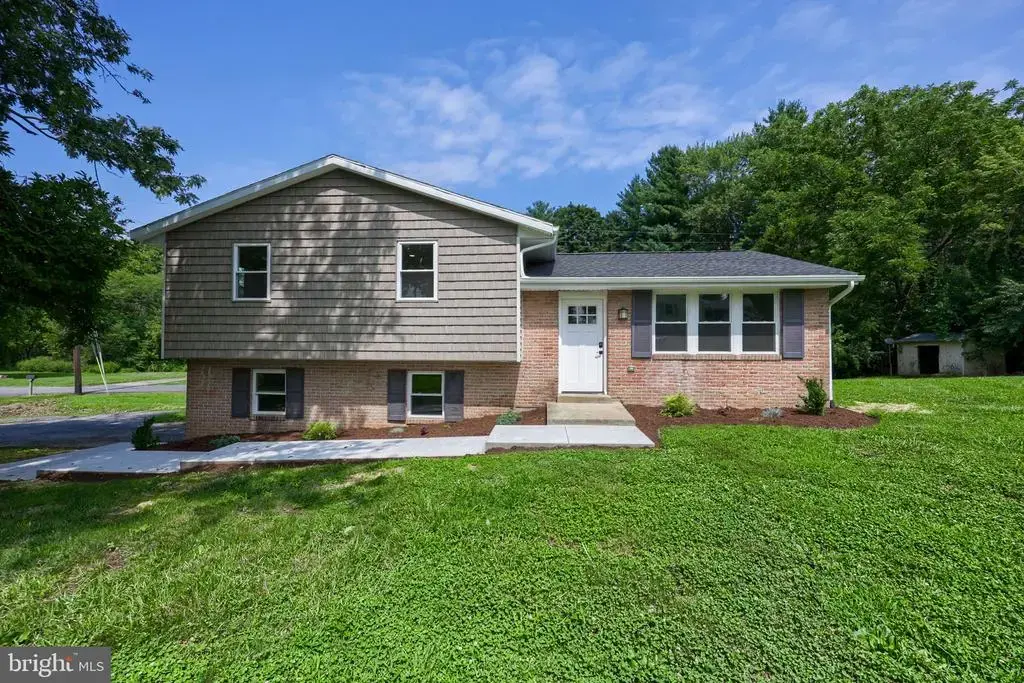 100 Spring Meadow Ln, WASHINGTON BORO