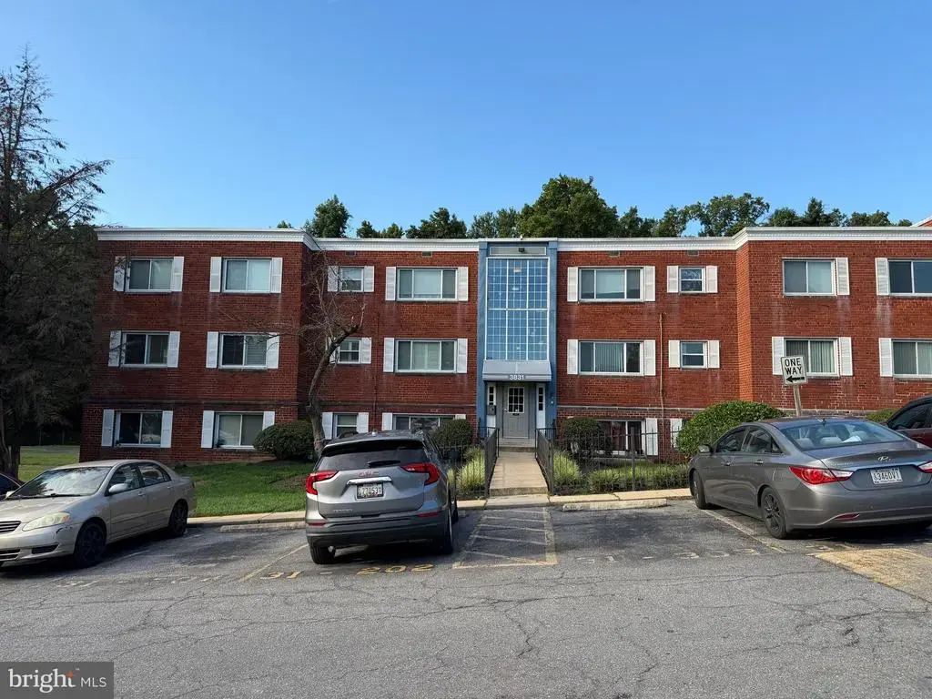 3831 Hamilton St #201, HYATTSVILLE