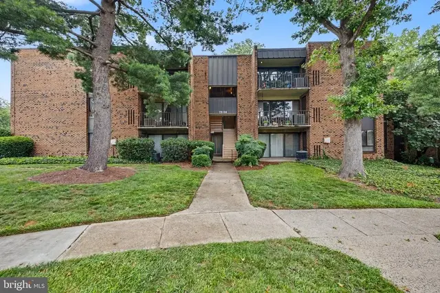 7804 Dassett Ct #t2, Annandale