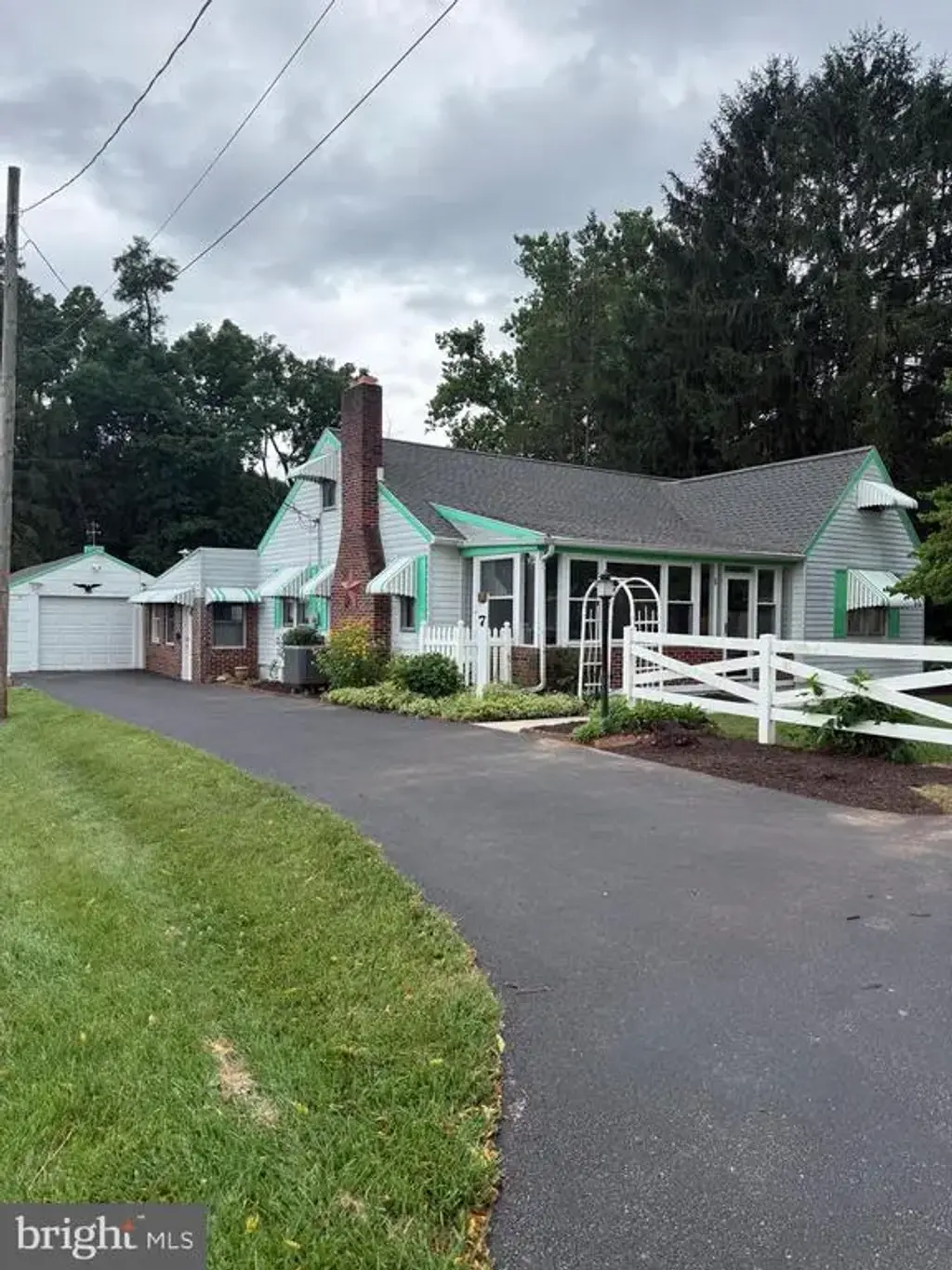 7 Pine St, DILLSBURG