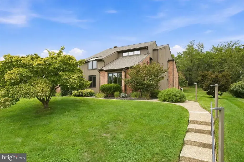 24 Downs Dr, WILMINGTON