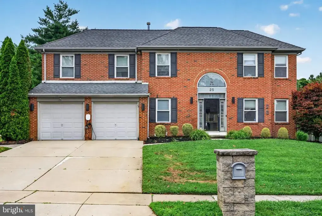 25 Dominion Dr, MARLTON