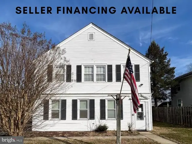 305 E Water St, Centreville