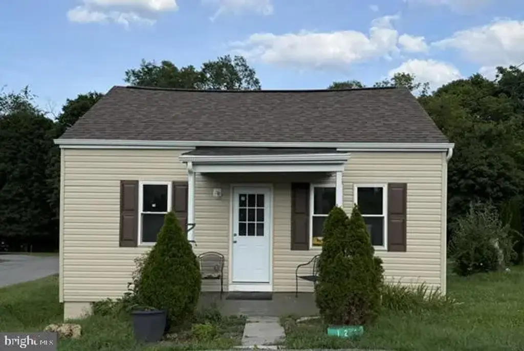 126 Fairview Dr, HANCOCK