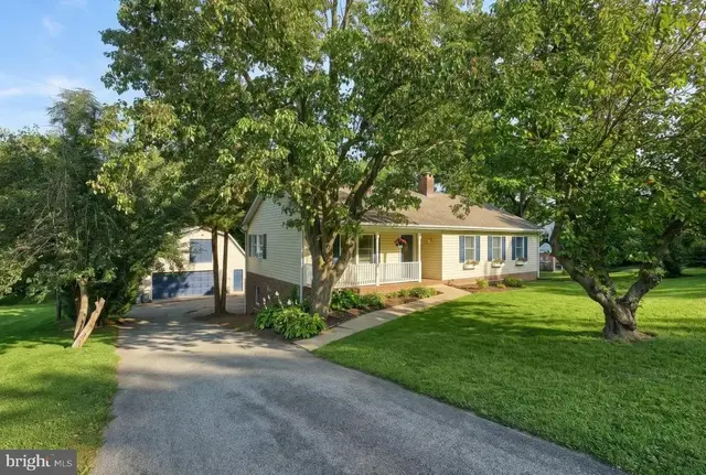 208 Troy Rd, Dallastown