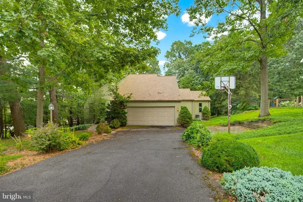 161 Oak Hills Dr, HANOVER