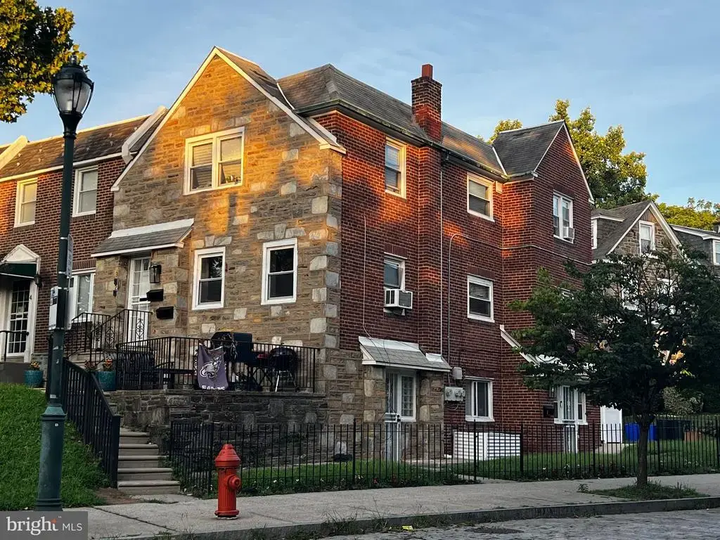 2 E Mcpherson St, PHILADELPHIA