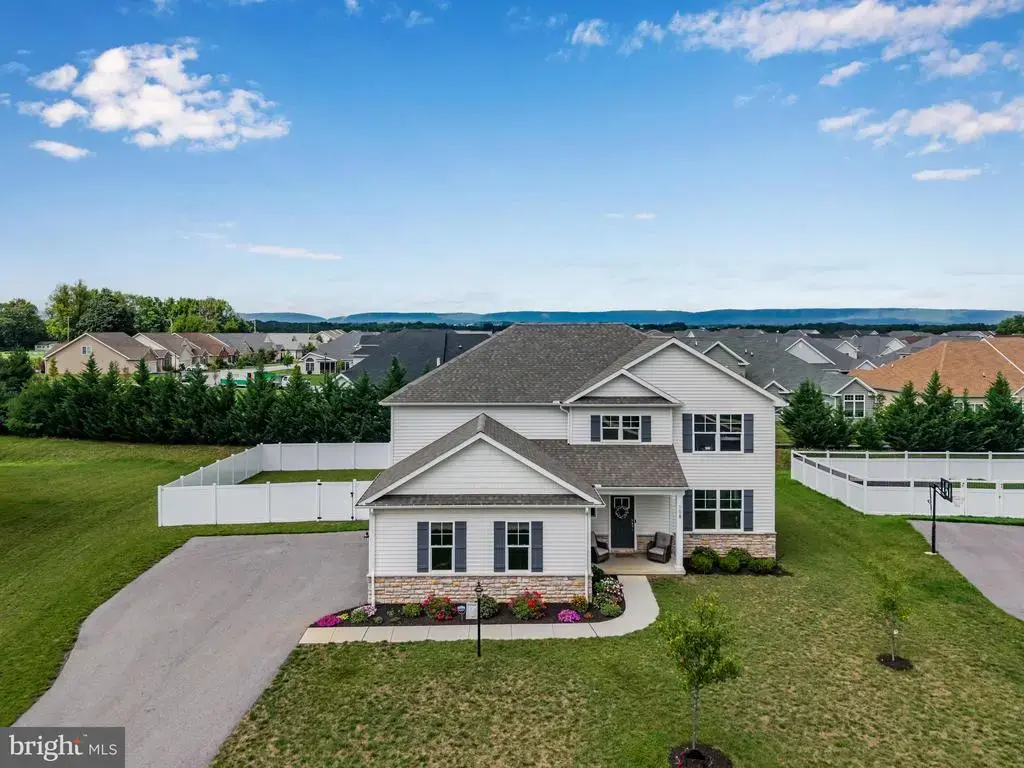 108 Kensington Pl, MECHANICSBURG