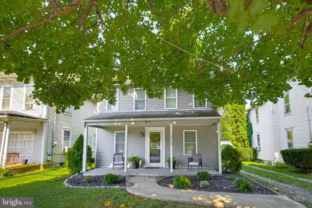 1917 New Holland Pike, LANCASTER