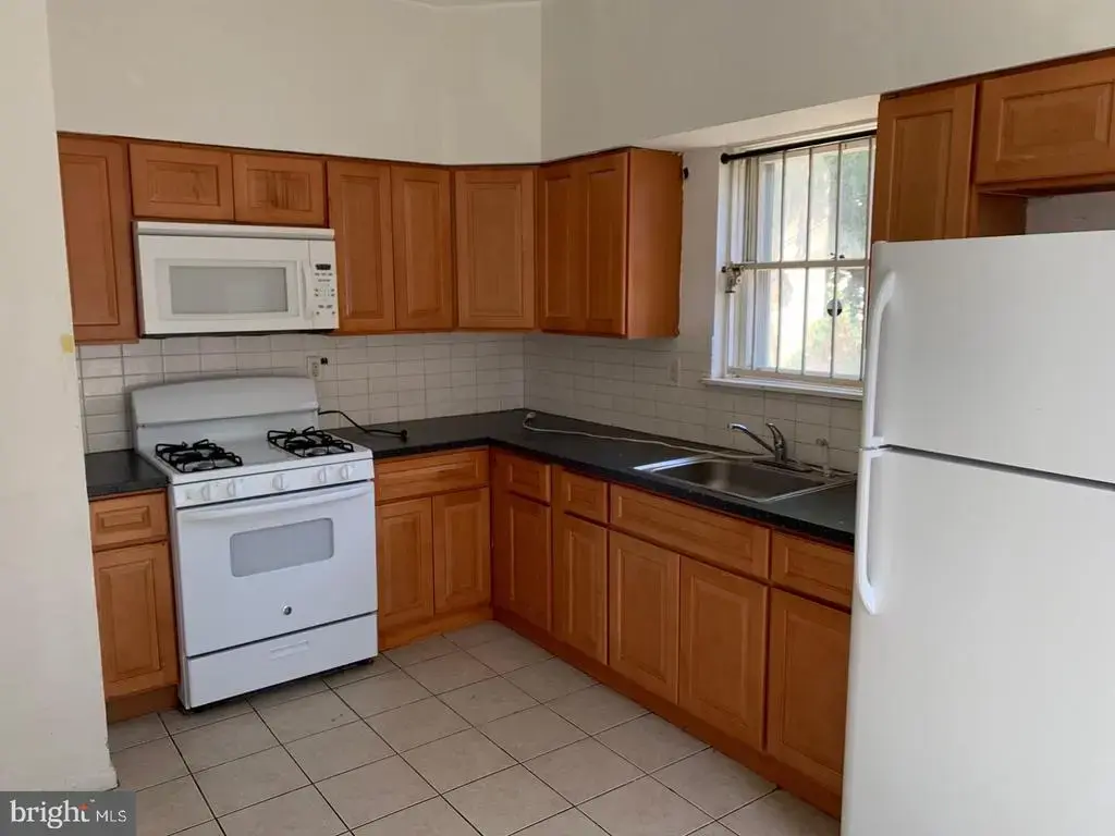 2037 N Gratz St, PHILADELPHIA