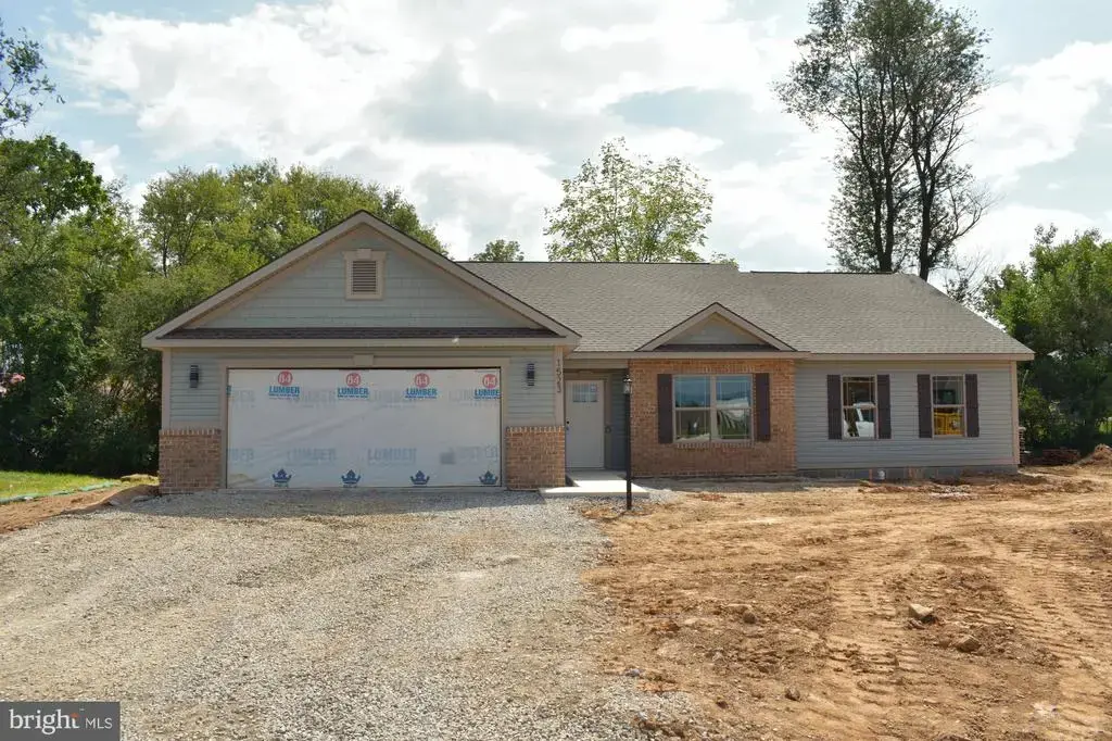 1523 Treeline Dr, CHAMBERSBURG