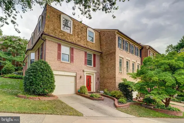 2329 S Rolfe St, Arlington