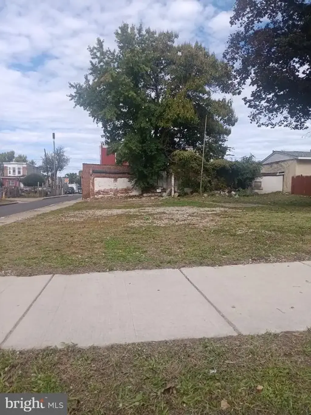 1327 Lansdowne Ave, CAMDEN