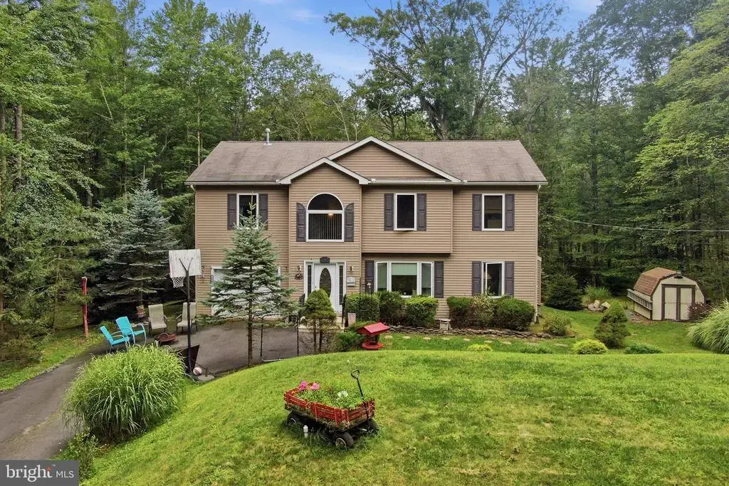 110 Aaron Dr, POCONO LAKE