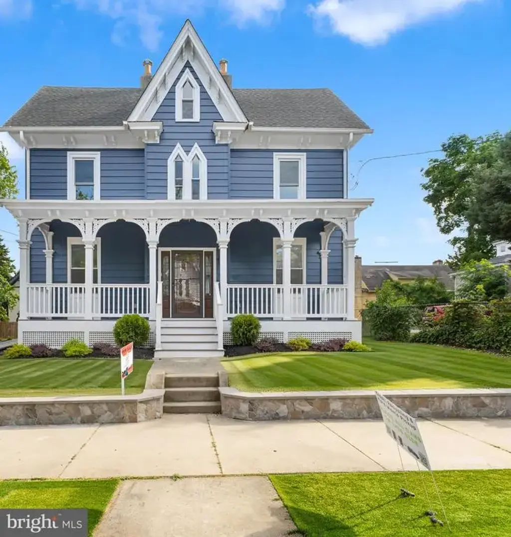45 E Centre St, WOODBURY
