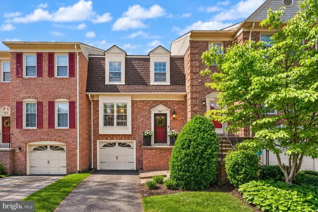 7877 Hampton Village Pass, ANNANDALE