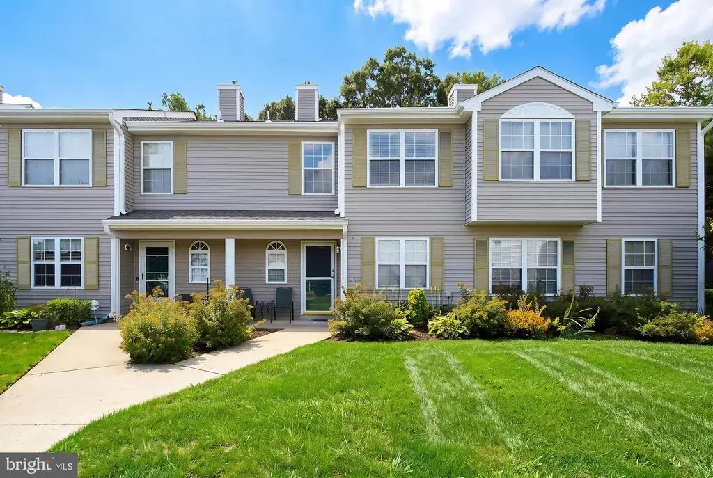 141 Spoonbill Holw, BAYVILLE