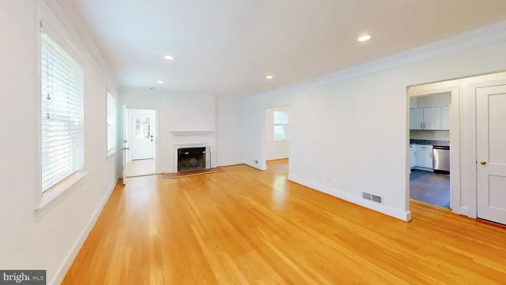 11 Indian Spring Dr, SILVER SPRING