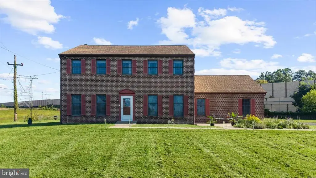 735 E Township Line Rd, BLUE BELL