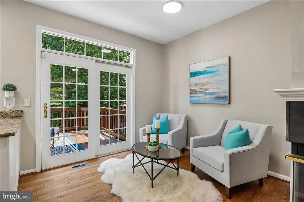 1253 Wild Hawthorn Way, RESTON
