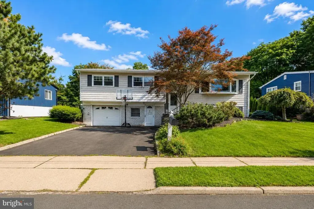 14 Harmon Rd, EDISON