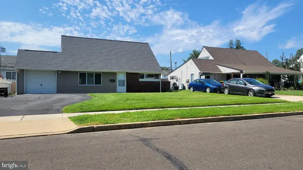 131 Vermont Ln, LEVITTOWN