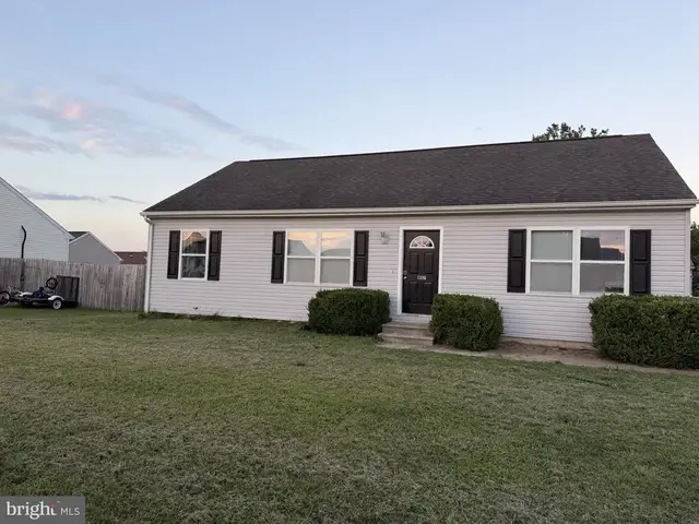 107 Mermaid Ln, Milton
