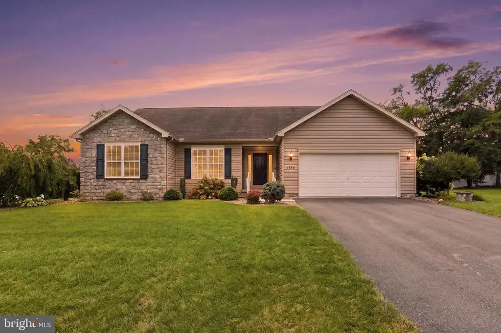 1784 Falcon Lane, CHAMBERSBURG