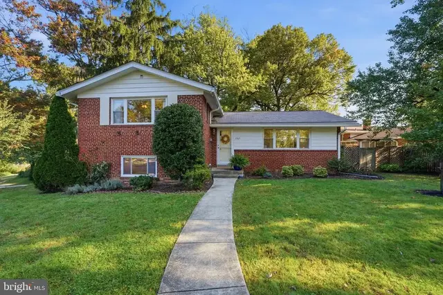 2503 Harmon Rd, Silver Spring