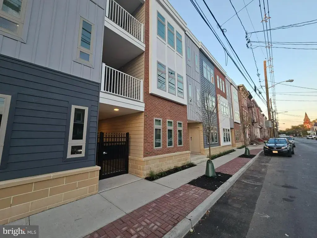 200 Hamilton Ave #214, TRENTON