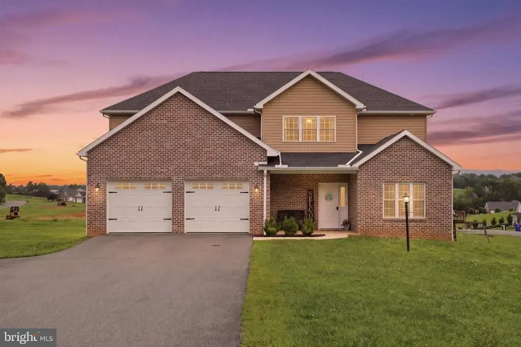 1881 Carrera Drive, CHAMBERSBURG