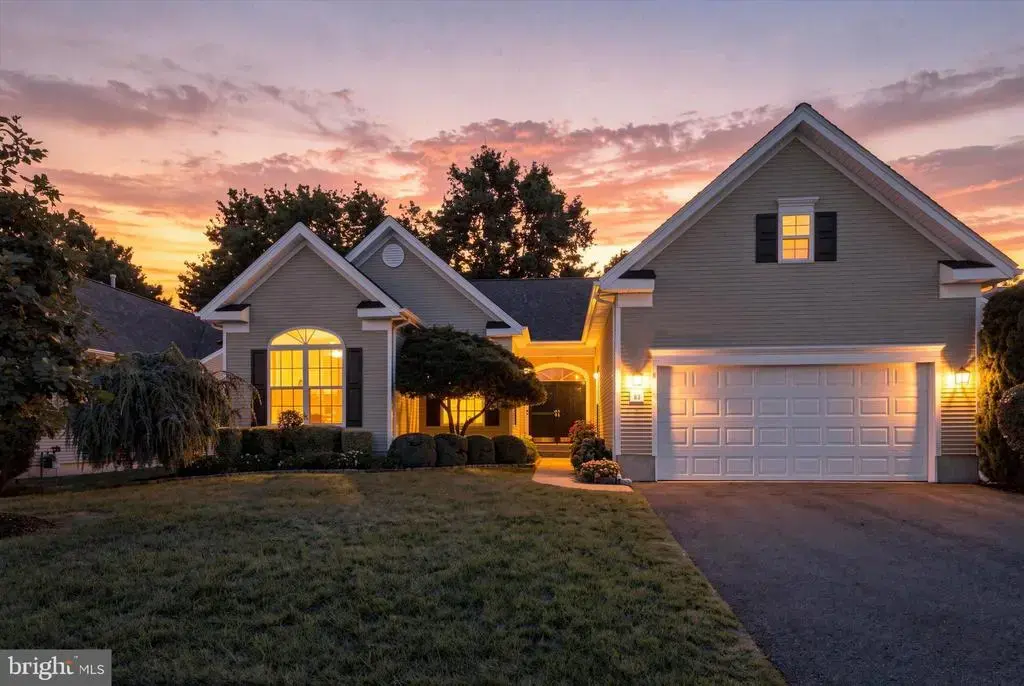 33 Barbary Ln, COLUMBUS