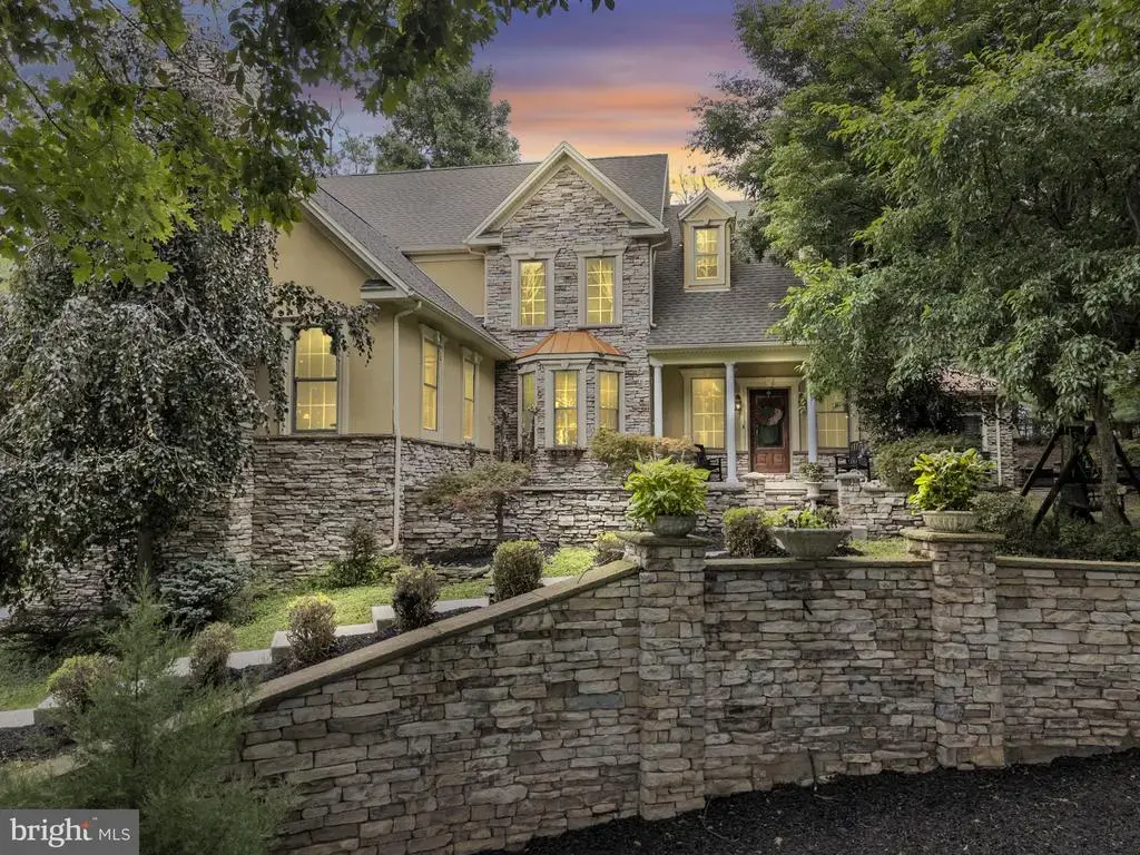 2250 Baker Rd, YORK