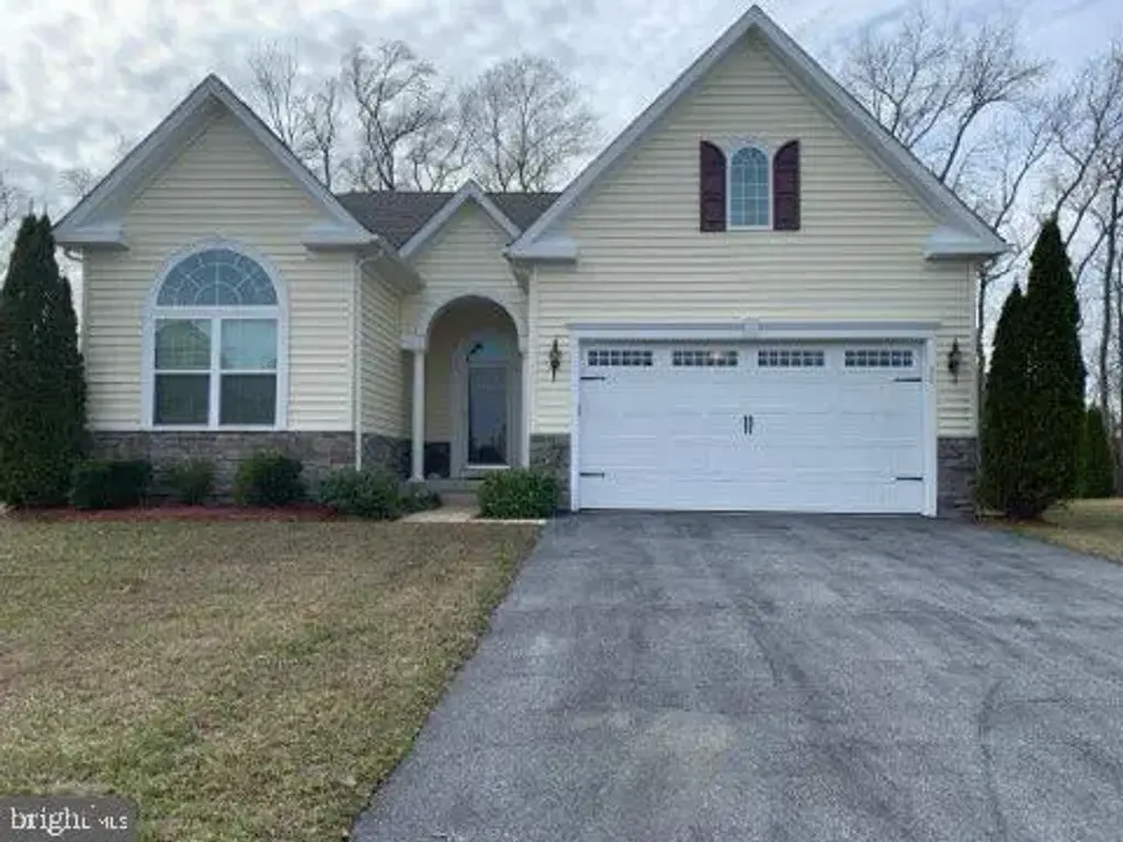 80 Fairway Dr, OCEAN VIEW