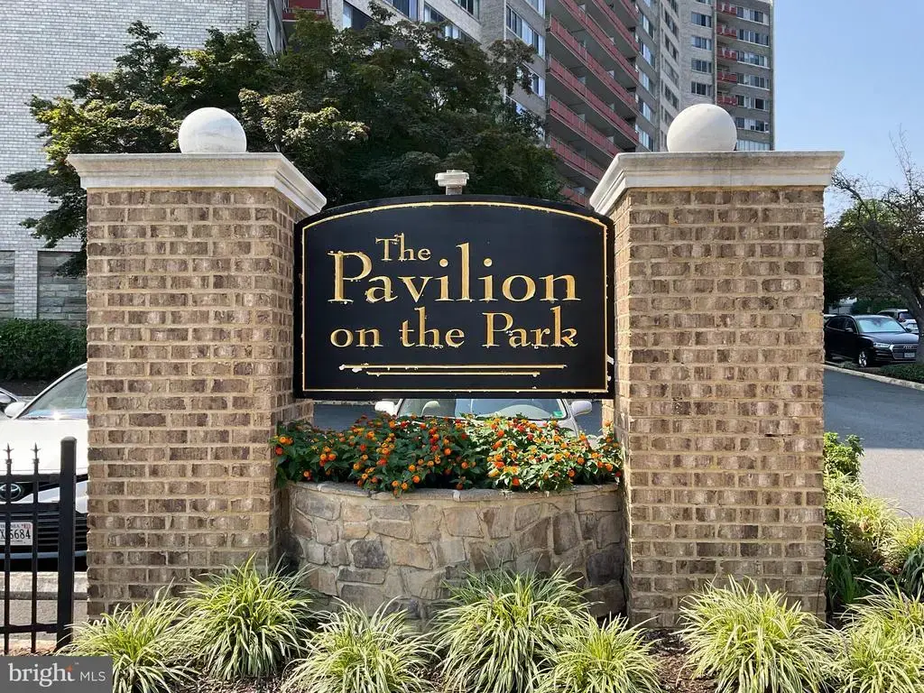 5340 Holmes Run Pkwy #404, ALEXANDRIA