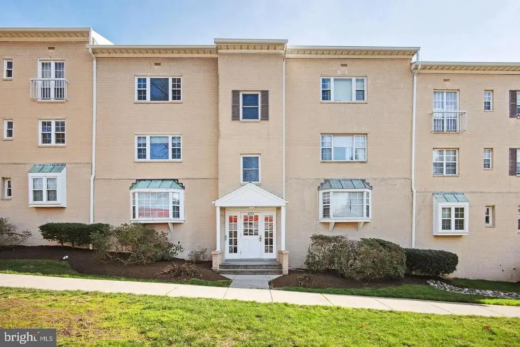 6243 Wilson Blvd #301, FALLS CHURCH