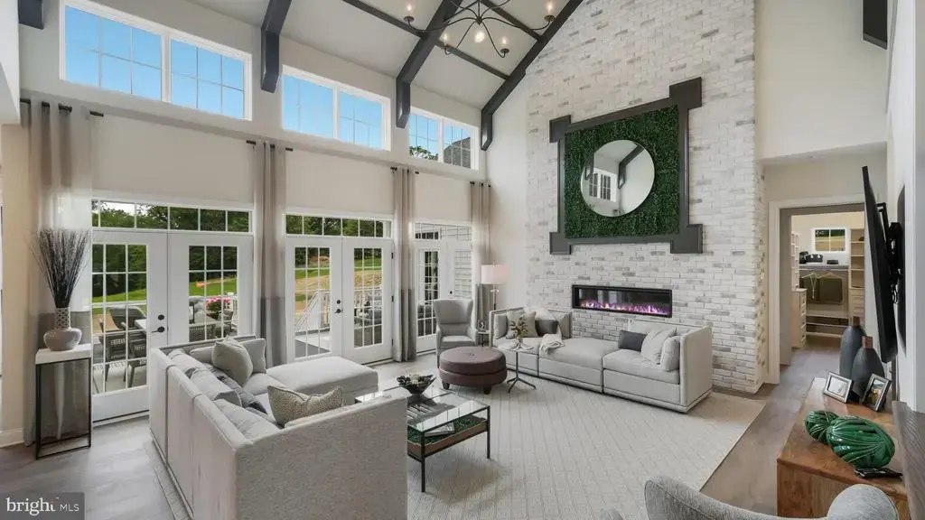 103 Lexington Manor, GLENMOORE