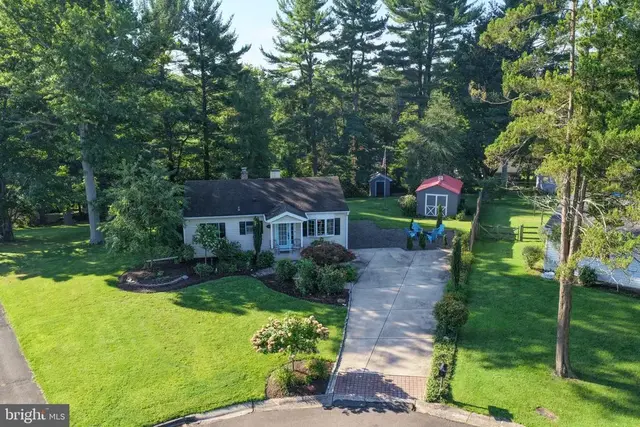 22 Elm Ter, Doylestown